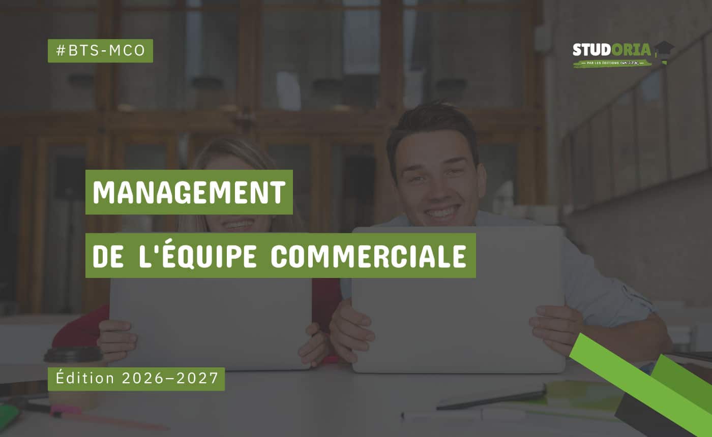 Cover image for a business training: 'Management de l'équipe commerciale' edition 2026-2027 with green title banners and Studoria logo in the corner.
